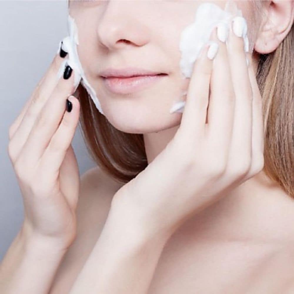 HYAAH Mild But Deep Cleansing Water