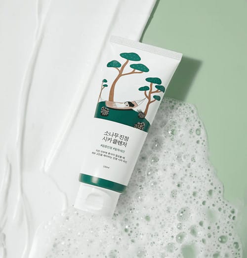 Round Lab Pine Calming Cica Cleanser 1