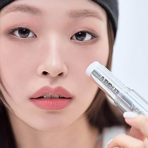 About Tone Blur Lasting Stick Primer 2